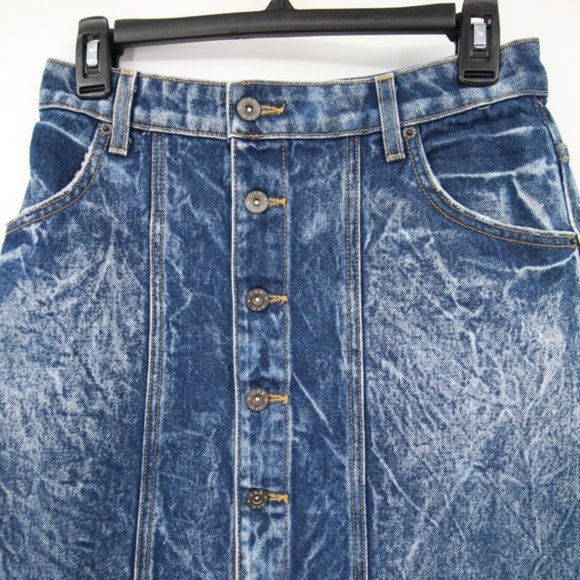 NEW Carmar Acid Wash Denim Mini Skirt Button Down Front Distressed Size 27 - Picture 2 of 8